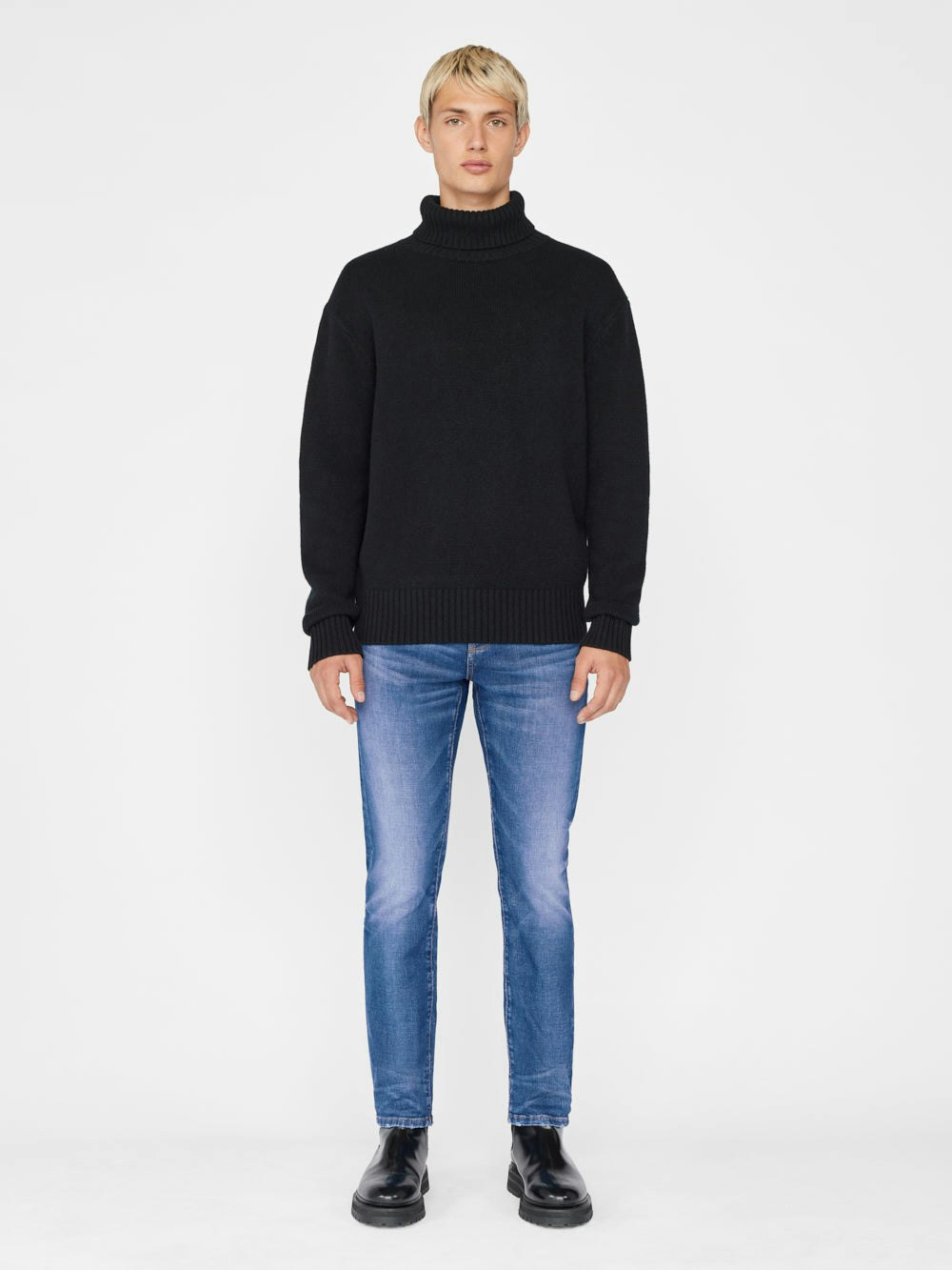 jeans full body view alt:hover